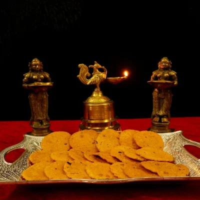 Suswaad Thattai – Traditional Crispy South Indian Snack
